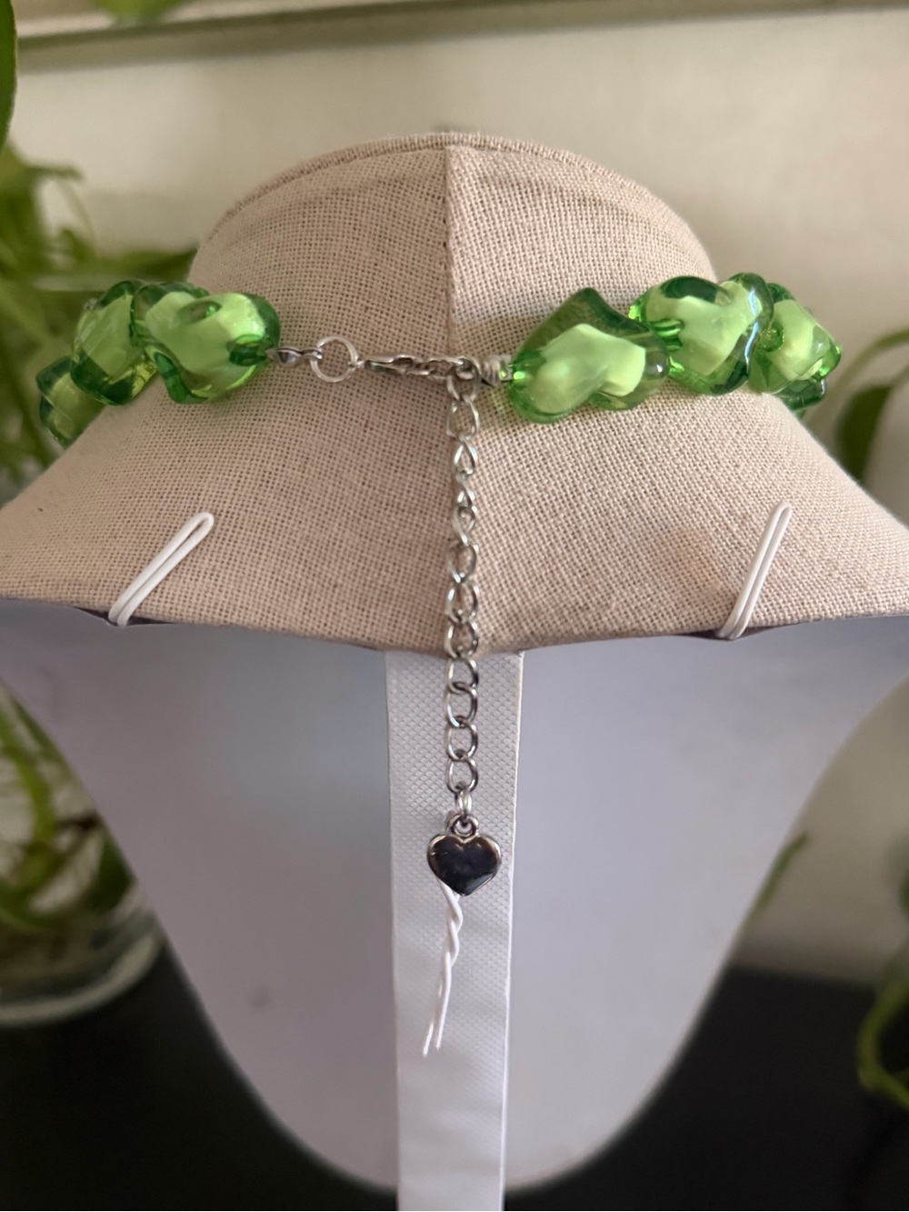 Vintage Chunky Green Lucite Heart Link Statement Necklace - Picture 4 of 4